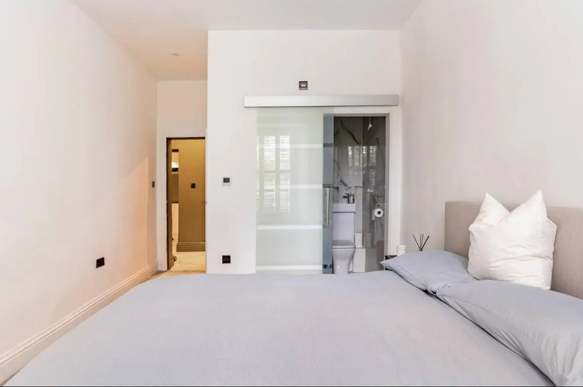 Luxury New Town Apartment Edinburgh