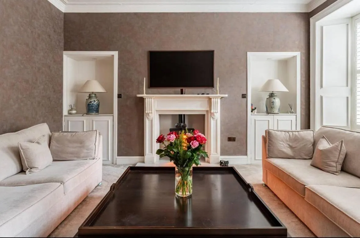 Luxury New Town Apartment Edinburgh